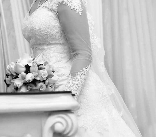 ژست عکس سرمجلسی عروس و داماد