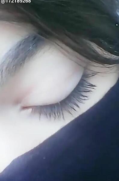 عکس چشم عسلی گریان