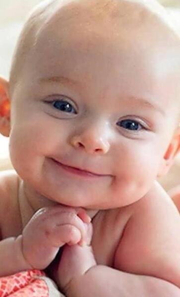 عکس نوزاد چشم مشکی