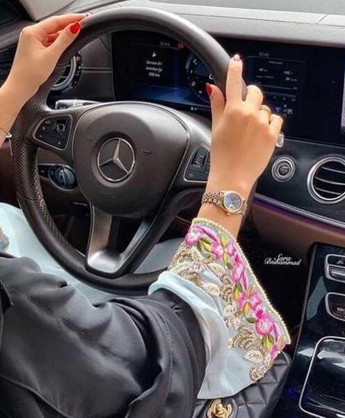 عکس پروفایل دخترونه لاکچری با ماشین