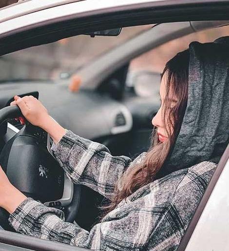 عکس پروفایل دخترونه لاکچری با ماشین