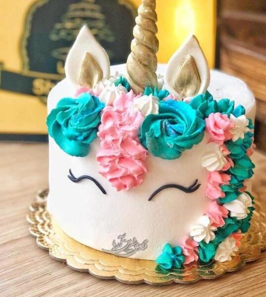 عکس کیک اسب تک شاخ ساده