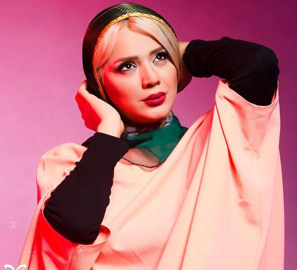 عکس رویا رستمی نویسنده