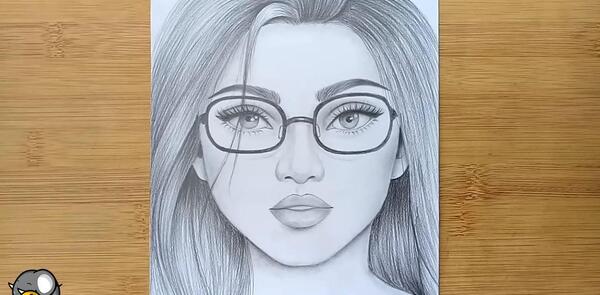 عکس نقاشی دختر عینکی فانتزی