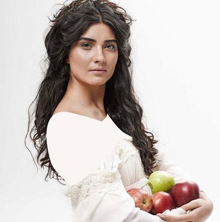 عکس طوبا در فیلم عشق حرف حالیش نمیشه