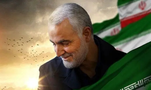 عکس حاج قاسم با لباس خادمی