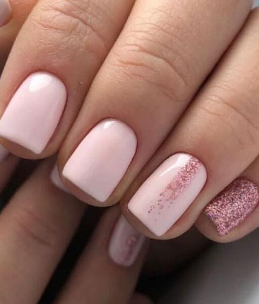 عکس طرح ناخن صورتی کم رنگ