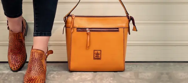 عکس کیف دستی چرم زنانه