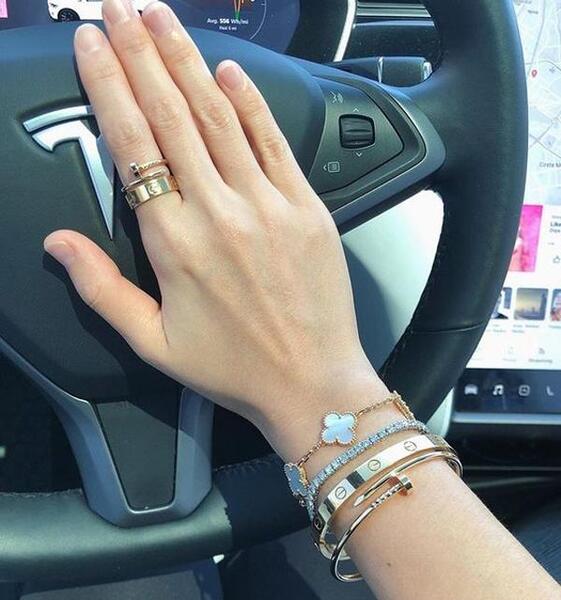 عکس دستبند کارتیر زنانه