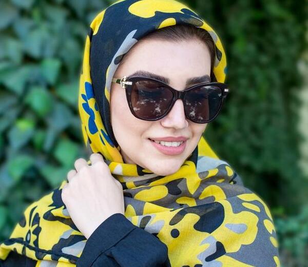 عکس دختر ایرانی خوشگل با عینک دودی