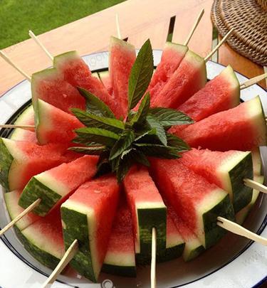 عکس ایده تزیین هندوانه برای شب یلدا