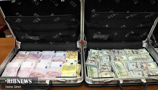 عکس چمدان دلار