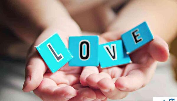 عکس قلب عاشقانه با دست