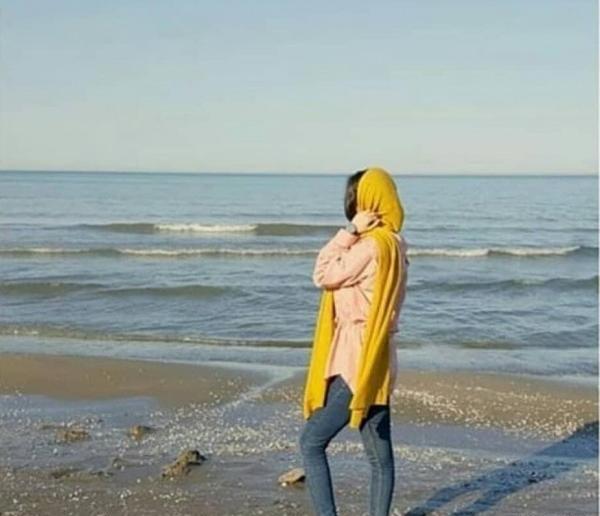 عکس دختر فیک کنار دریا