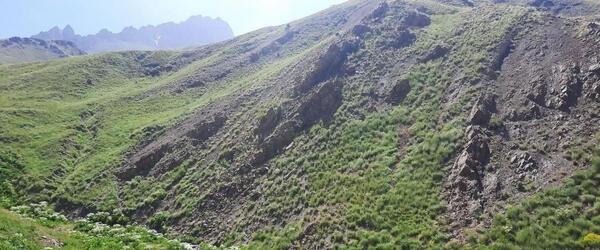 عکس قله آزاد کوه