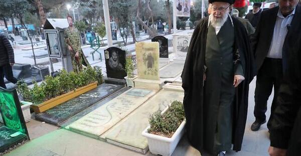 عکسی از رهبر