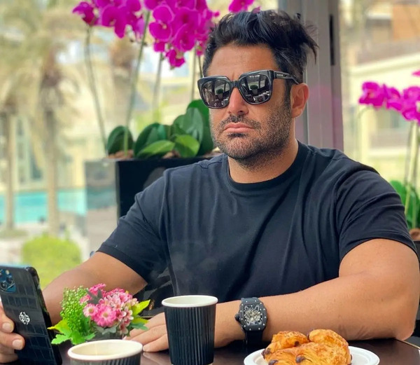 عکس محمدرضا گلزار در پارتی