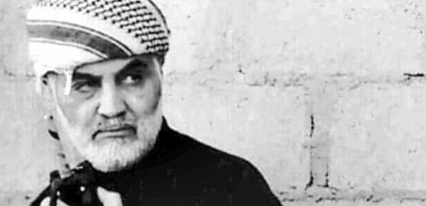عکس حاج قاسم با چفیه بر سر