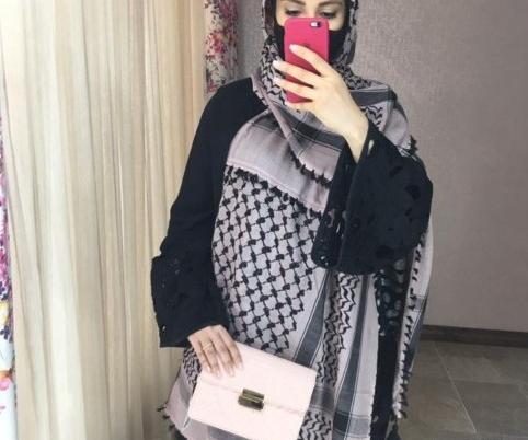 عکس حاج قاسم با چفیه بر سر