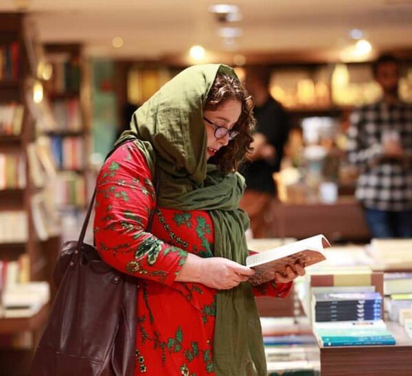 عکس ژاله صامتی در عصر جدید