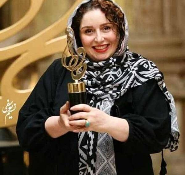 عکس ژاله صامتی در عصر جدید