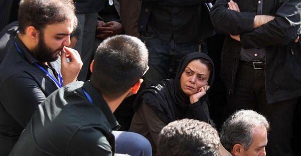 عکس افسانه بایگان و خانواده اش