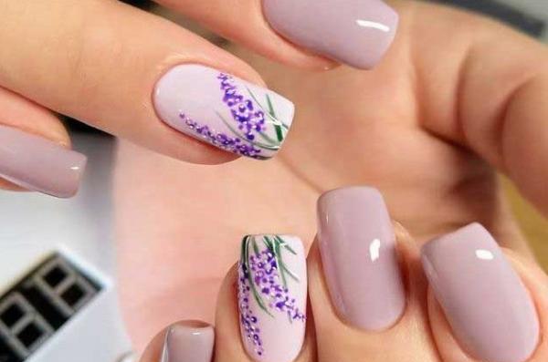 عکس طراحی ناخن گل رز