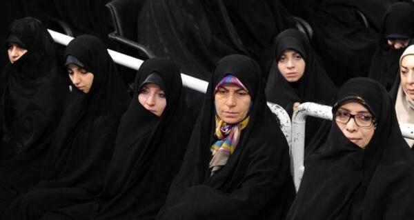 عکس دختر رئیس جمهور ایران در خارج