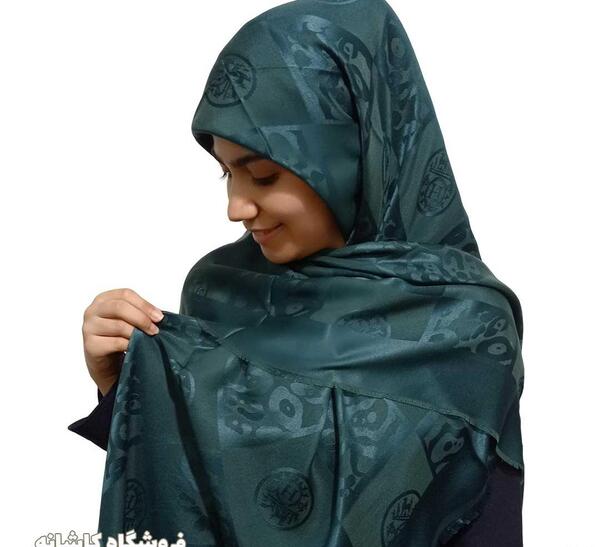 عکس روسری نخی مشکی قواره بزرگ