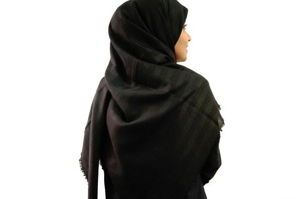 عکس روسری نخی مشکی قواره بزرگ