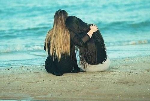 عکس غمگین رفیق دخترونه