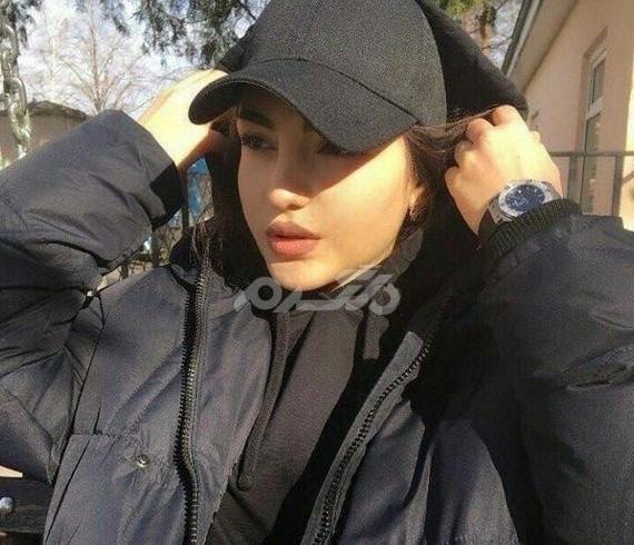 عکس دخترانه نیم رخ طبیعی