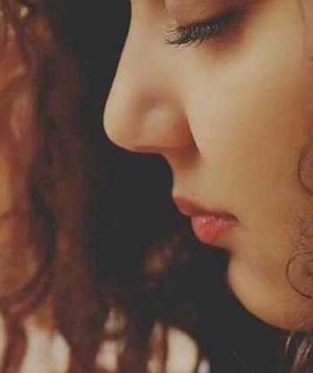 عکس دخترانه نیم رخ طبیعی