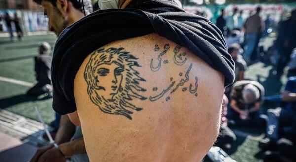 عکس خالکوبی لیسا