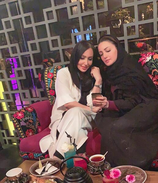 عکس شیلا خداداد درمسافری ازهند