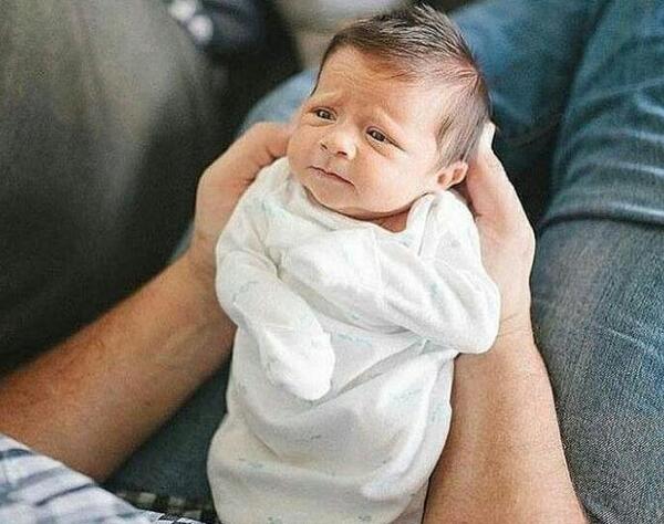 عکس پسر بچه لاغر