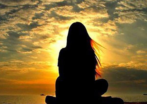 عکس دختر ایرانی پشت به دوربین برای پروفایل