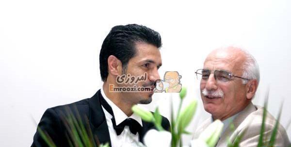 عکس علی کریمی و همسرش و فرزندانش