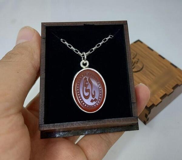 عکس گردنبند جاوید