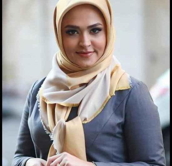 عکس مجری آشپزی با مامان