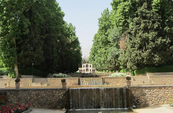 عکس ساختمان طلایی