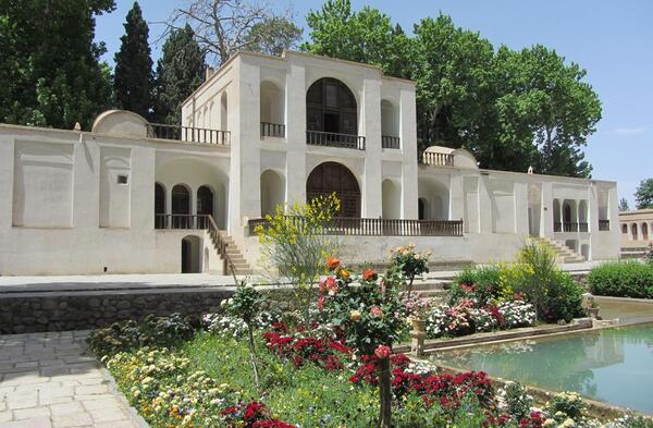 عکس ساختمان طلایی