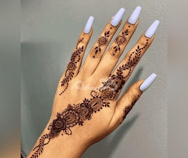 عکس حنا روی دست شیک