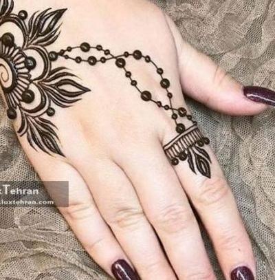 عکس حنا روی دست شیک