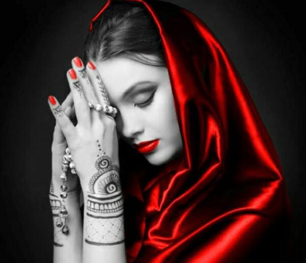 عکس سیاه و قرمز
