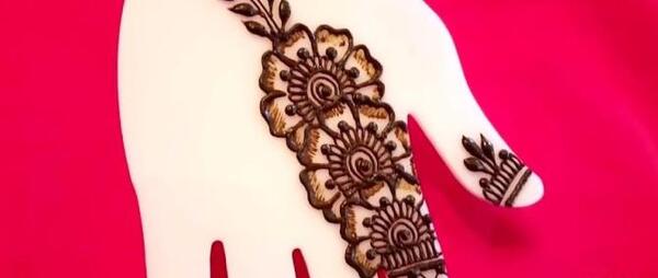 عکس حنا روی دست قشنگ