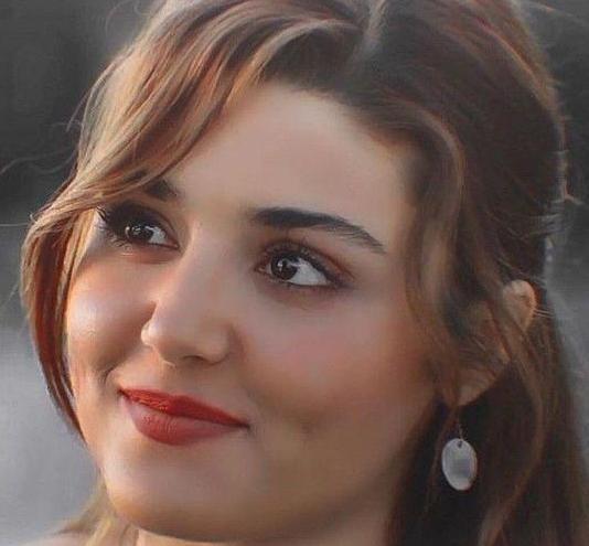 عکس زیبای هانده ارچل برای پروفایل