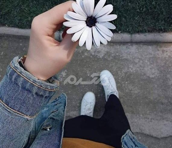 عکس دختر با مانتو لی برای پروفایل