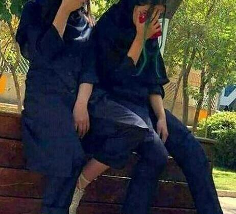 عکس دست دونفره رفیق دخترونه