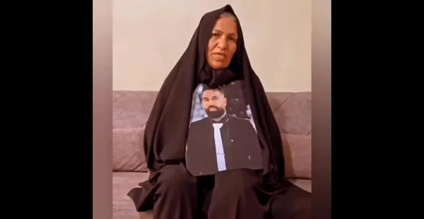 عکس پیمان ادیداس و مادرش